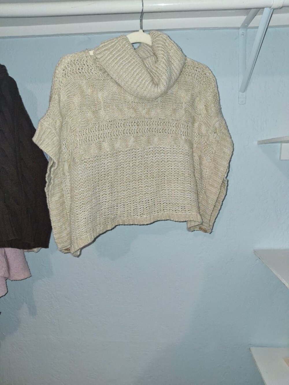 Vintage Y2K Beige Cropped  Turtleneck Sweater